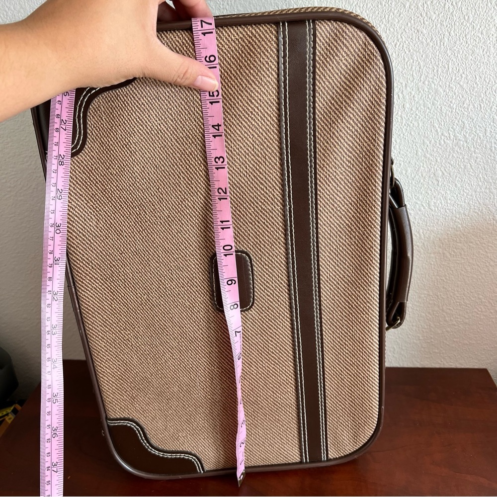 Vintage Luggage/Suitcase 🧳 - Picture 13 of 15